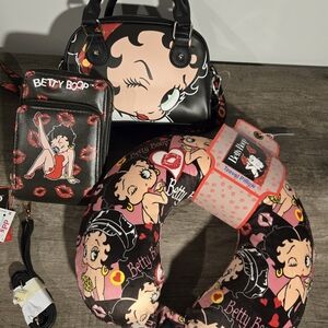Betty Boop Travel Set with Bag and Pillow